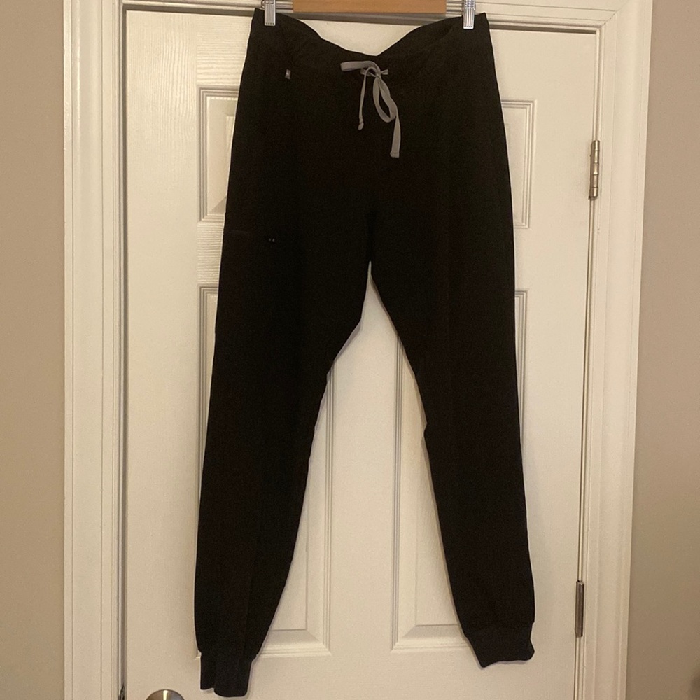 Figs - Women’s Black Zamora TALL Jogger Scrub Pants - Large